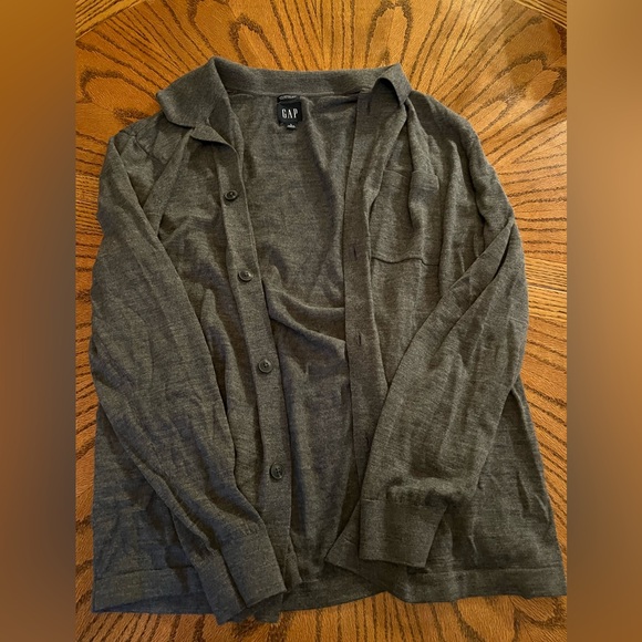 GAP Sweaters - GAP 100% Gray Merino Wool Cardigan Size Large, Like New. Super Soft!